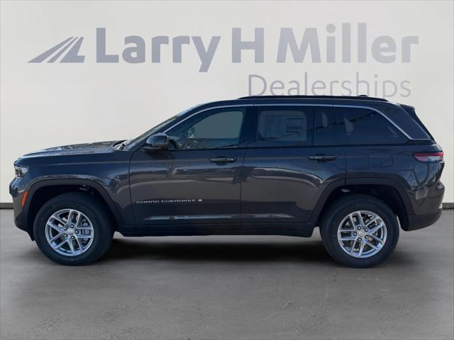 2026 Jeep Grand Cherokee GRAND CHEROKEE LAREDO X 4X4