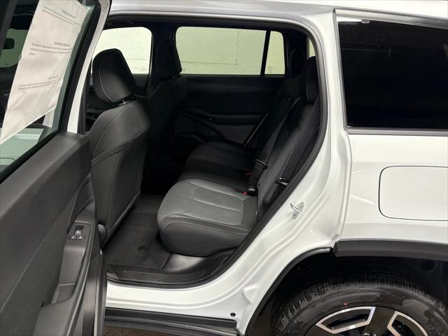2026 Jeep Cherokee Laredo 4x4