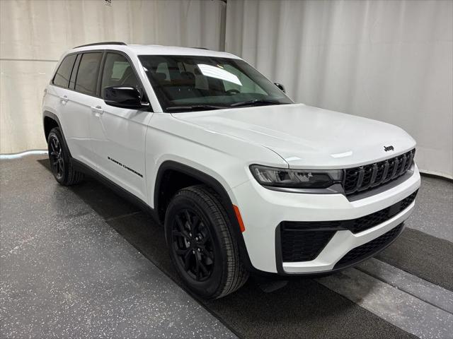 2026 Jeep Grand Cherokee GRAND CHEROKEE LAREDO ALTITUDE 4X4