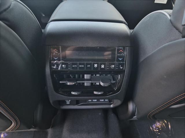 2026 Jeep Grand Cherokee Summit 4x4