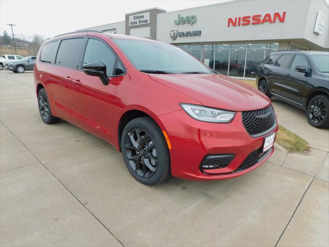 2026 Chrysler Pacifica PACIFICA SELECT AWD