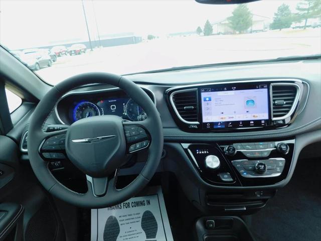 2026 Chrysler Pacifica Select AWD