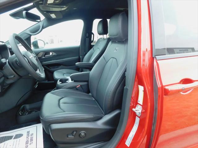2026 Chrysler Pacifica Select AWD