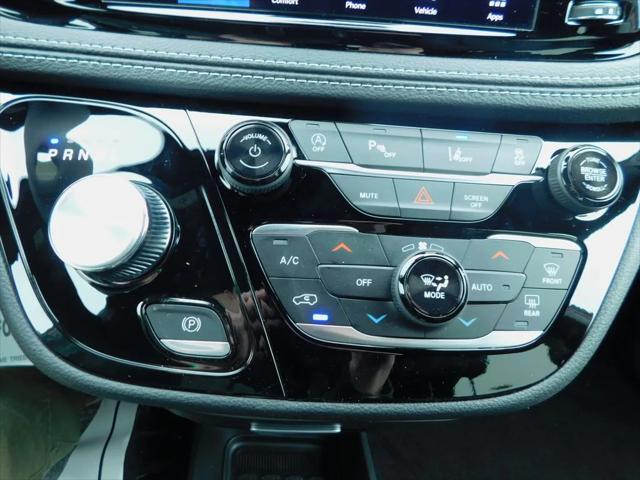 2026 Chrysler Pacifica Select AWD