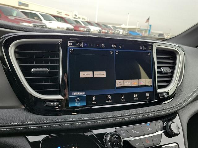 2026 Chrysler Pacifica Select