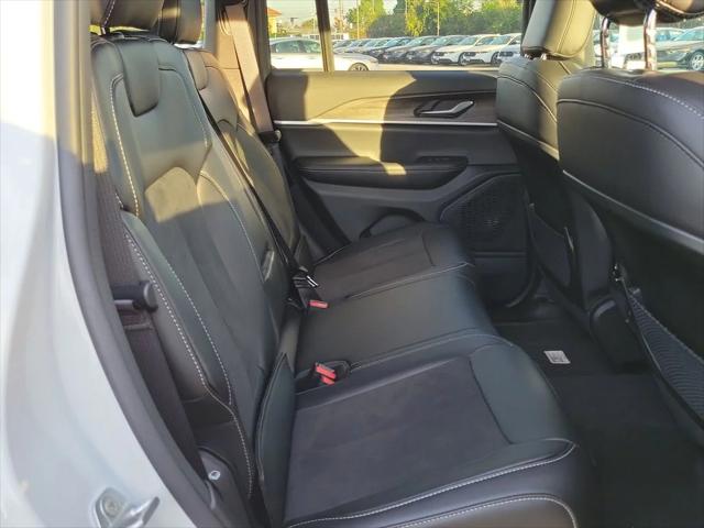 2026 Jeep Grand Cherokee Altitude 4x4