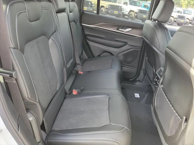 2026 Jeep Grand Cherokee Altitude 4x4