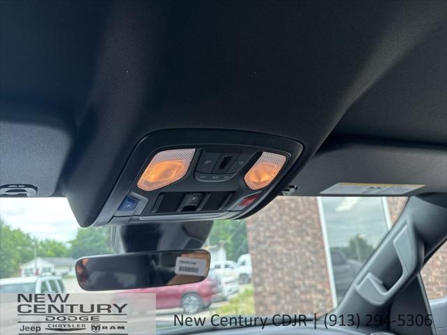 2026 Ram 1500 Warlock Crew Cab 4x4 5'7" Box