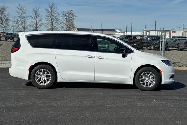 2026 Chrysler Voyager VOYAGER LX