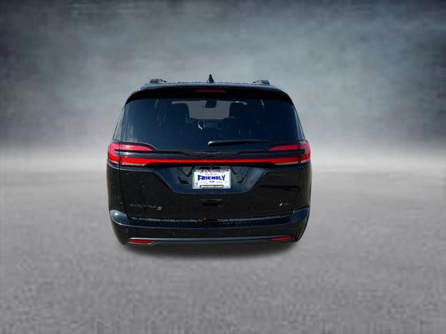 2026 Chrysler Pacifica Select AWD