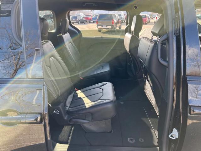 2026 Chrysler Pacifica Select AWD