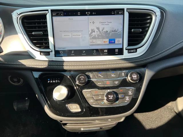 2026 Chrysler Pacifica Select AWD