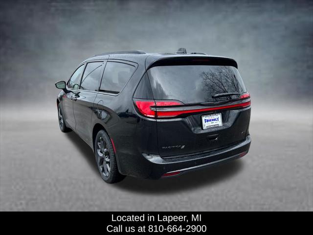 2026 Chrysler Pacifica Select AWD