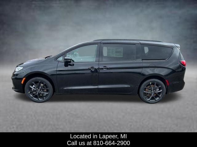 2026 Chrysler Pacifica Select AWD