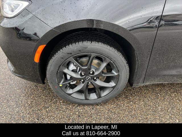 2026 Chrysler Pacifica Select AWD