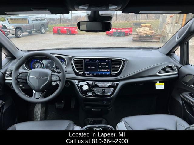 2026 Chrysler Pacifica Select AWD