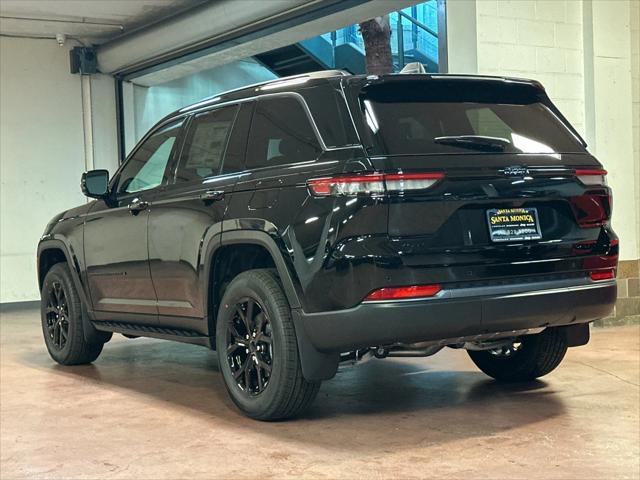 2026 Jeep Grand Cherokee GRAND CHEROKEE LAREDO ALTITUDE 4X4