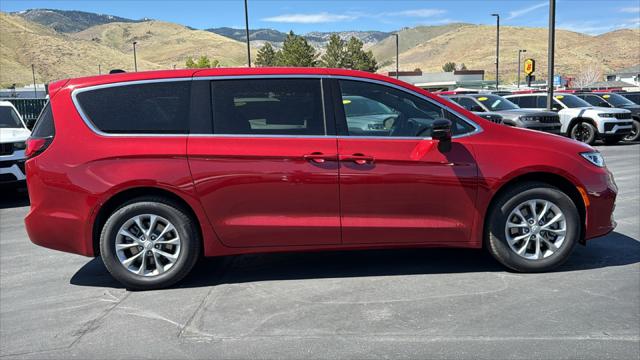 2026 Chrysler Pacifica PACIFICA SELECT AWD