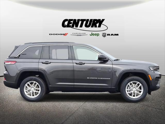 2026 Jeep Grand Cherokee GRAND CHEROKEE LAREDO X 4X4