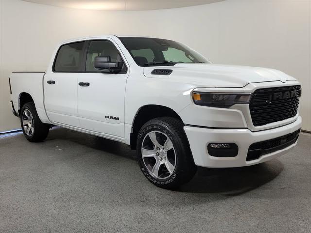 2026 RAM Ram 1500 RAM 1500 EXPRESS CREW CAB 4X4 57 BOX