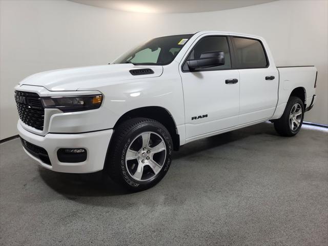 2026 RAM Ram 1500 RAM 1500 EXPRESS CREW CAB 4X4 57 BOX