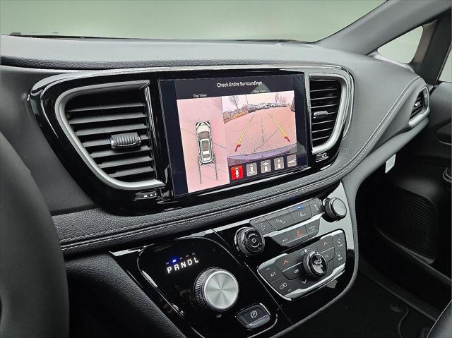 2026 Chrysler Pacifica Select AWD