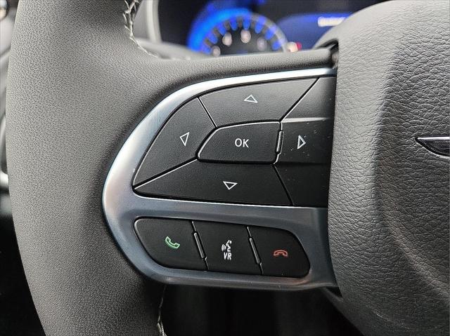 2026 Chrysler Pacifica Select AWD