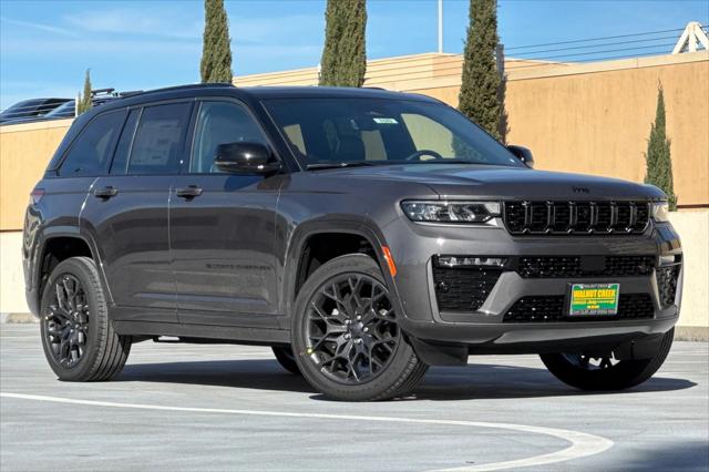 2026 Jeep Grand Cherokee GRAND CHEROKEE SUMMIT 4X4