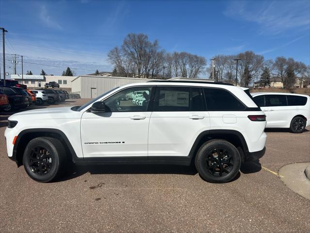 2026 Jeep Grand Cherokee GRAND CHEROKEE LAREDO ALTITUDE 4X4
