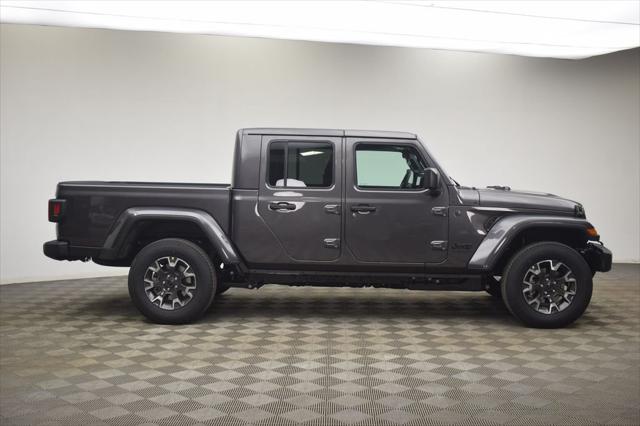 2026 Jeep Gladiator GLADIATOR SAHARA 4X4