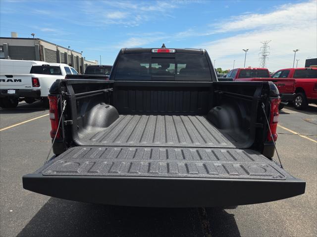 2026 Ram 1500 Warlock Crew Cab 4x4 5'7" Box