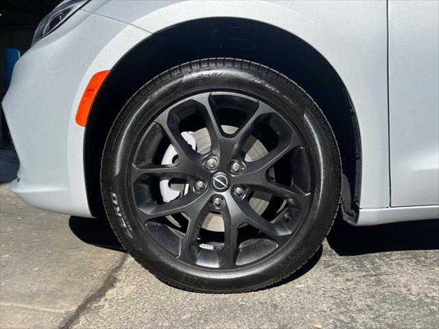 2026 Chrysler Pacifica Select AWD