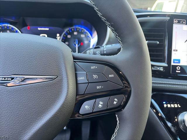2026 Chrysler Pacifica Select AWD