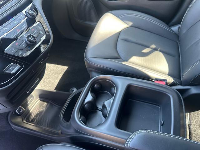2026 Chrysler Pacifica Select AWD