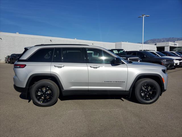 2026 Jeep Grand Cherokee GRAND CHEROKEE LAREDO ALTITUDE 4X4