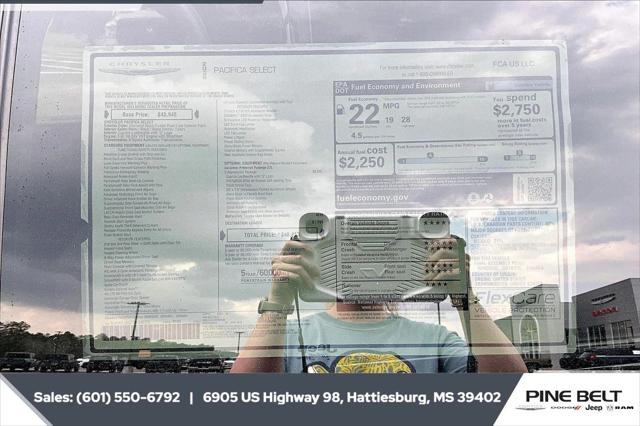 2026 Chrysler Pacifica Select