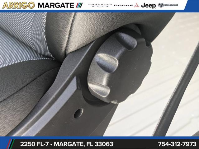 2026 Ram ProMaster Cargo Van Tradesman Low Roof 136 WB w/Pass Seat
