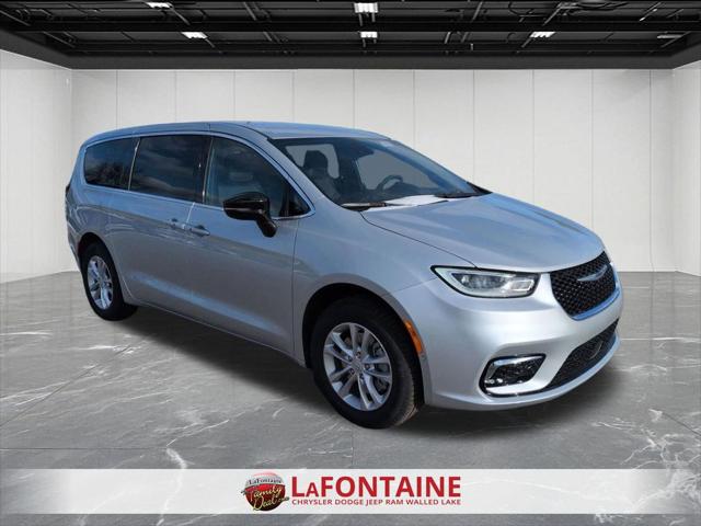 2026 Chrysler Pacifica Select AWD