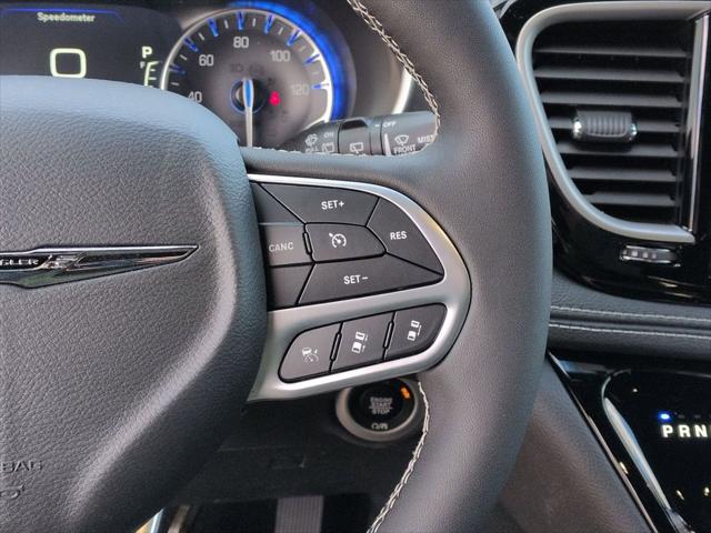 2026 Chrysler Pacifica Select AWD