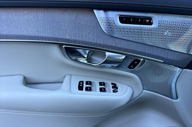 2026 Volvo XC90 Plug-In Hybrid Ultra, T8 AWD, Electric/Gasoline, Bright, 7 Seats