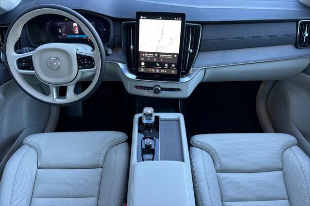 2026 Volvo XC90 Plug-In Hybrid Ultra, T8 AWD, Electric/Gasoline, Bright, 7 Seats