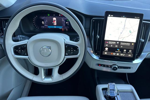 2026 Volvo XC90 Plug-In Hybrid Ultra, T8 AWD, Electric/Gasoline, Bright, 7 Seats