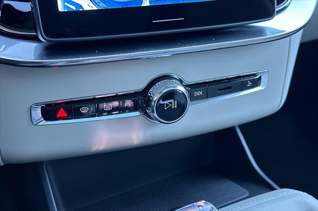 2026 Volvo XC90 Plug-In Hybrid Ultra, T8 AWD, Electric/Gasoline, Bright, 7 Seats