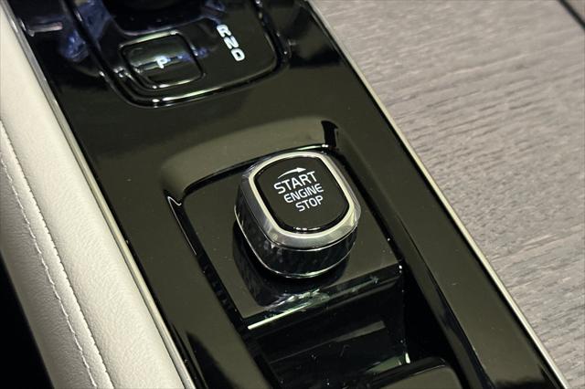 2026 Volvo XC90 Plug-In Hybrid Ultra, T8 AWD, Electric/Gasoline, Bright, 7 Seats