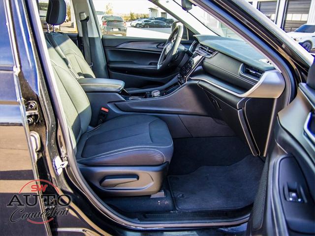 2023 Jeep Grand Cherokee L Laredo 4x2