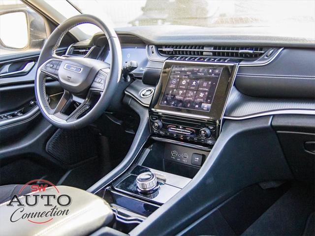 2023 Jeep Grand Cherokee L Laredo 4x2