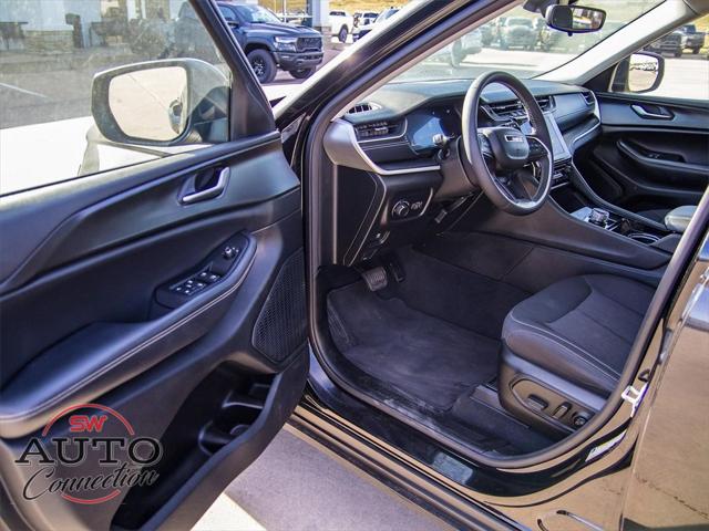 2023 Jeep Grand Cherokee L Laredo 4x2