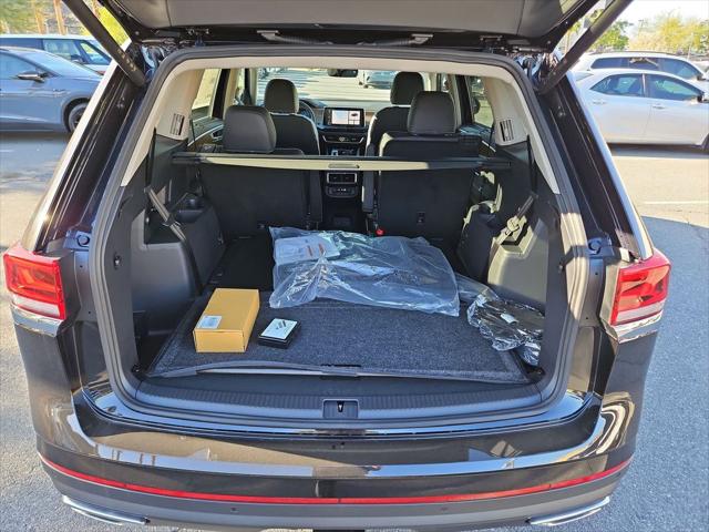 2026 Volkswagen Atlas SE with Technology