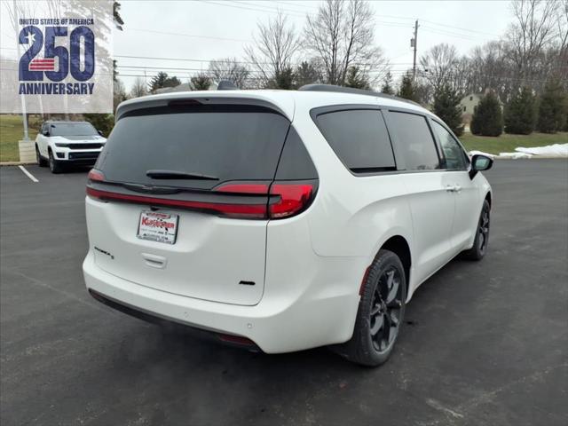 2026 Chrysler Pacifica Select AWD