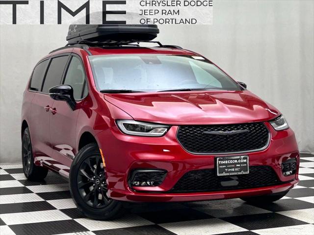 2026 Chrysler Pacifica Select AWD for sale in Portland, OR